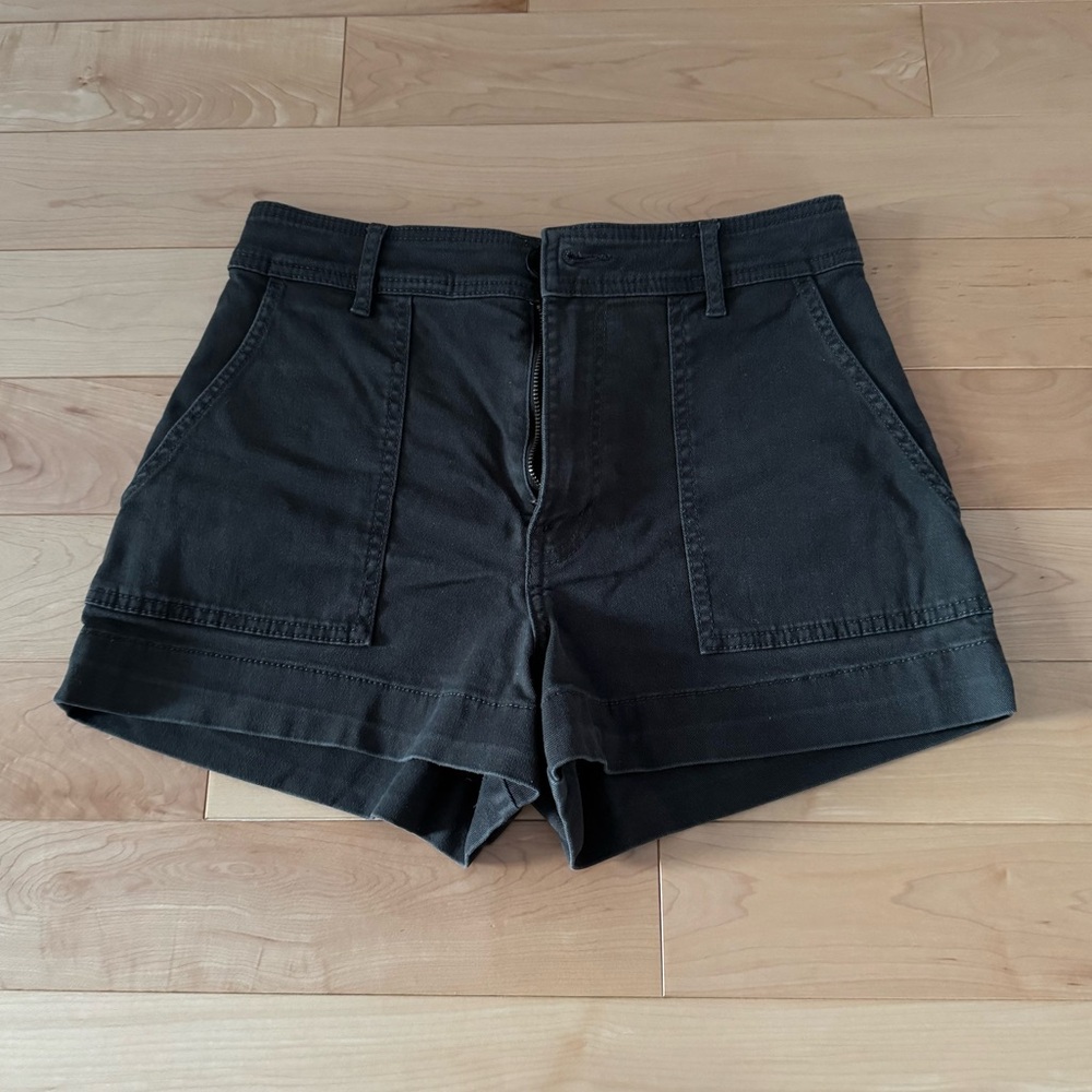 Green khaki cotton shorts - H&M size 4